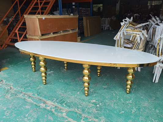 طاولات حفلات الزفاف البيضاوية MDF على طراز الولائم طاولات استقبال الزفاف Ss Gold Ball Legs