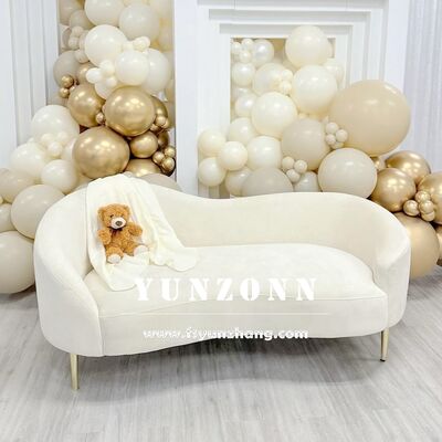 سعر جيد أريكة أنيقة من الفولاذ المقاوم للصدأ بتصميم بسيط لغرفة معيشة الفندق على الطراز الحديث للاستخدام في البار للأزواج وحفلات الزفاف الانترنت