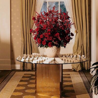 سعر جيد طاولة ويلتشاير المستديرة بزجاج مقسّى وقاعدة من الفولاذ المقاوم للصدأ بتصميم عصري لتطبيقات تناول الطعام في الفنادق الانترنت