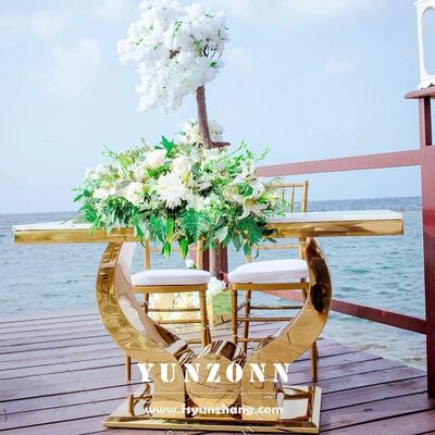 سعر جيد طاولات فاخرة حديثة من الفولاذ المقاوم للصدأ باللون الذهبي لديكور حفلات الزفاف وأثاث الفنادق الانترنت