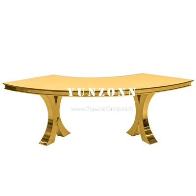 سعر جيد طاولة طعام فاخرة بتصميم صليب ذهبي وأرجل على شكل حرف S من الزجاج والمعدن لحفلات الزفاف والفنادق والمناسبات الخارجية الانترنت