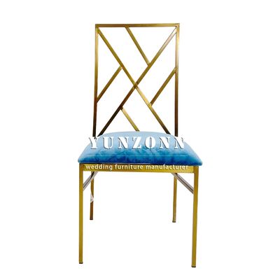سعر جيد كرسي شيافاري معدني ذهبي أبيض للمناسبات وحفلات الزفاف من مصنع صيني مع وسادة الانترنت